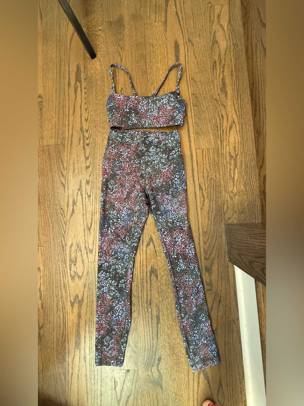Lululemon Sz 6 Cosmic Leopard Wunder Train 25’ legging/sports bra- Like new!!